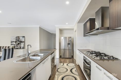 Property photo of 10 Calypso Way Clyde North VIC 3978
