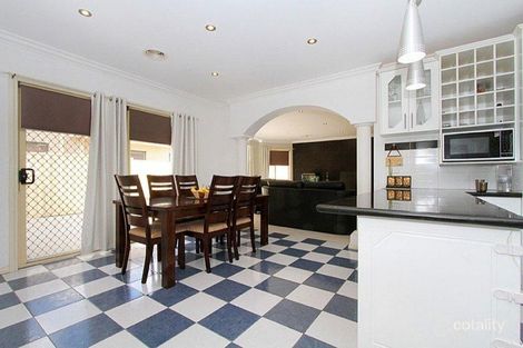 Property photo of 27 Nepean Way Taylors Hill VIC 3037