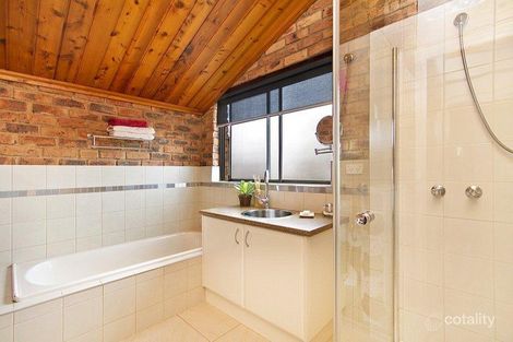 Property photo of 30 Aspinall Street Golden Square VIC 3555