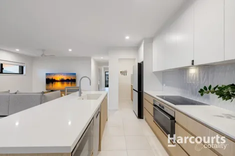 Property photo of 31 Cambridge Circuit Lawnton QLD 4501
