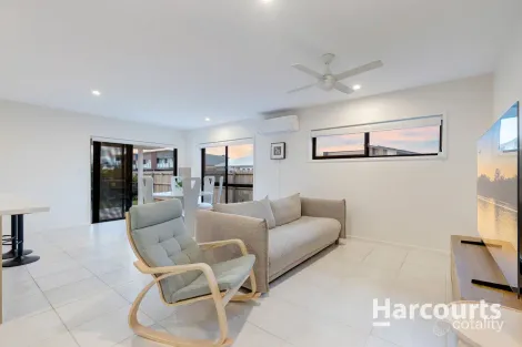 Property photo of 31 Cambridge Circuit Lawnton QLD 4501