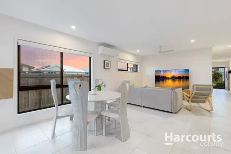 Property photo of 31 Cambridge Circuit Lawnton QLD 4501