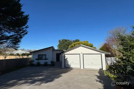 Property photo of 10 Pyrus Place Bowral NSW 2576