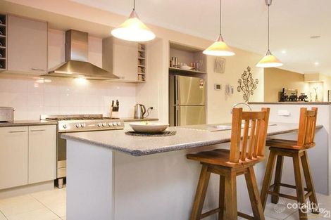 Property photo of 2 Griffith Mews Pakenham VIC 3810