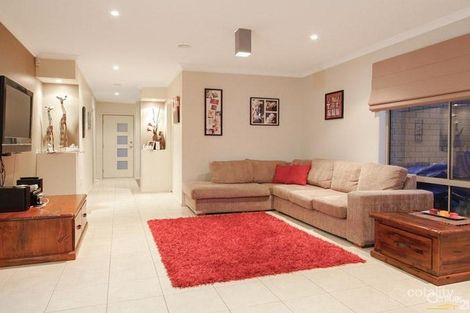 Property photo of 2 Griffith Mews Pakenham VIC 3810