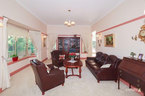 Property photo of 2 Preston Place Brookfield QLD 4069