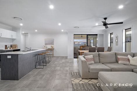Property photo of 4 Centrefield Street Rutherford NSW 2320