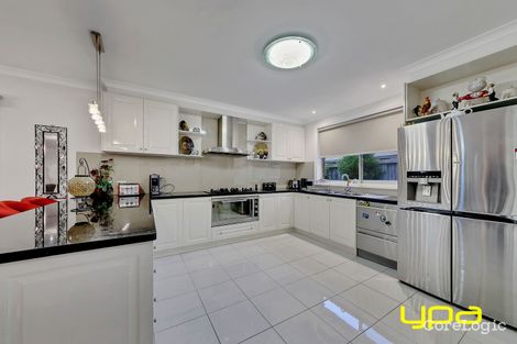 Property photo of 40 Yammerbook Way Cranbourne East VIC 3977