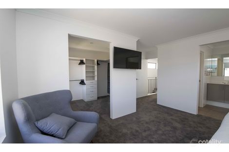 8 Feldspar Pde, Gwelup, WA 6018