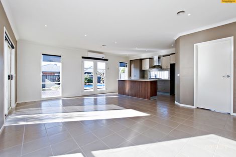 Property photo of 63 Innisfail Drive Point Cook VIC 3030