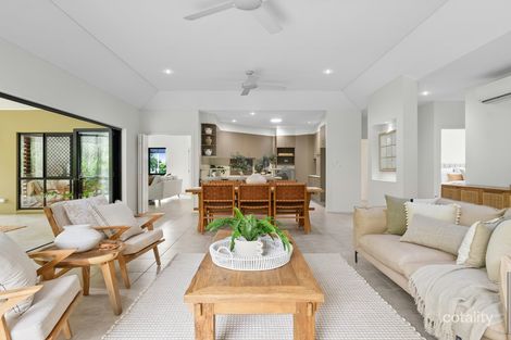 Property photo of 2 Ashwood Circuit Smithfield QLD 4878