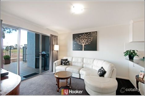 Property photo of 2/75 Elizabeth Jolley Crescent Franklin ACT 2913