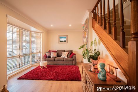 2/11 Tirril St, Blacksmiths, NSW 2281