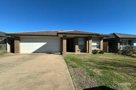 Property photo of 10 Derbyshire Road Spring Farm NSW 2570