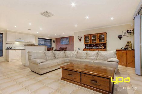 Property photo of 14 Otway Green Caroline Springs VIC 3023