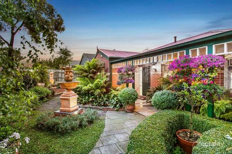 Property photo of 17 Nullica Court Berwick VIC 3806