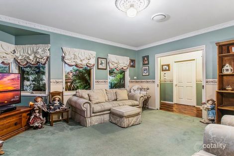 Property photo of 17 Nullica Court Berwick VIC 3806