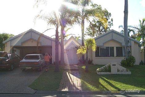 17 Queens Park Cct, Oxenford, QLD 4210