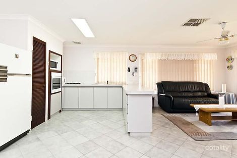 Property photo of 23 Parkland Drive Warnbro WA 6169