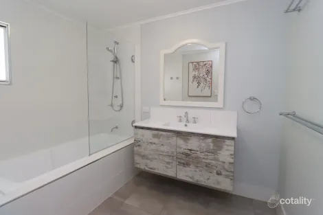 14 Seventeenth Ave, Parkside, QLD 4825