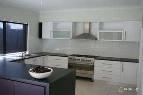 Property photo of 4 Jells Place Caroline Springs VIC 3023
