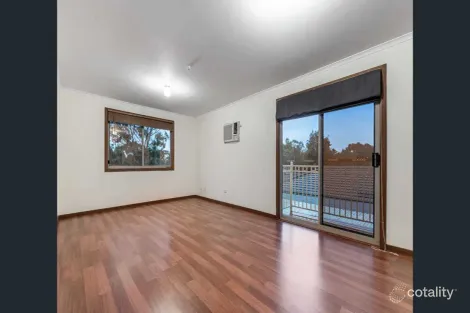Property photo of 17 Mitford Crescent Craigieburn VIC 3064