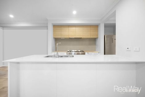 Property photo of 26 Dubai Circuit Spring Mountain QLD 4300