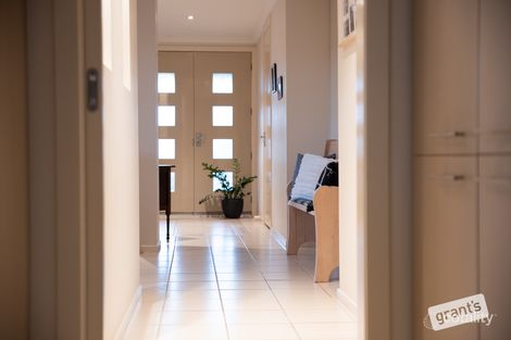 Property photo of 10 Viewgrand Drive Berwick VIC 3806