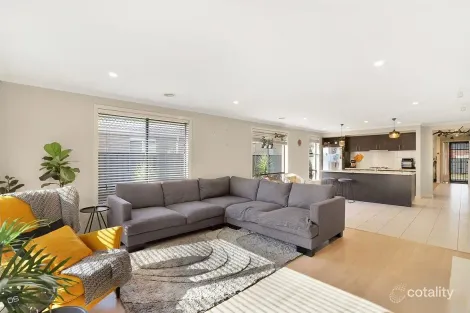 Property photo of 17 Mallina Glen Tarneit VIC 3029