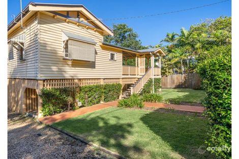 16 Peasant St, Holland Park West, QLD 4121