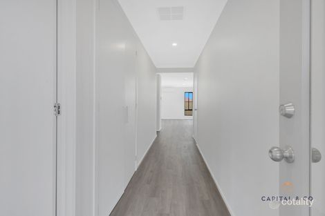 Property photo of 14 Muskwood Drive Mickleham VIC 3064