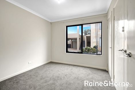 Property photo of 4/12 Dalziell Street Maddington WA 6109