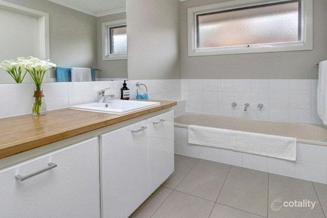 Property photo of 87 Raphael Crescent Frankston VIC 3199