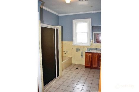 Property photo of 31 Wooden Street Turvey Park NSW 2650