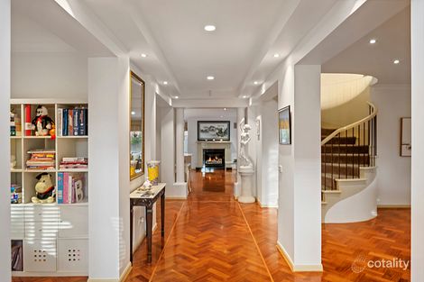 Property photo of 15 Penrose Court Mill Park VIC 3082