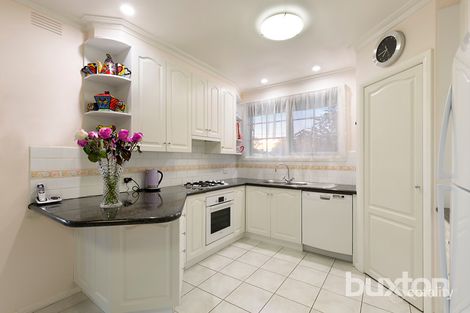 Property photo of 33 Pasadena Crescent Bentleigh East VIC 3165
