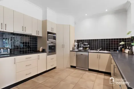 21 Mcivor Park Ct, Junortoun, VIC 3551