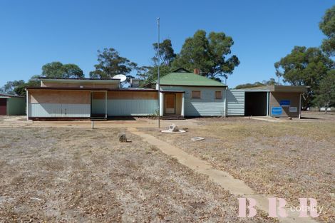 Property photo of 21 Trewin Road Goorambat VIC 3725