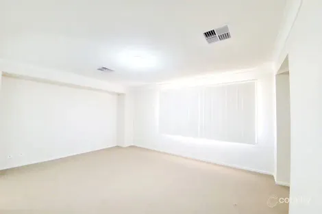 Property photo of 10 Greenhood Crescent Denham Court NSW 2565