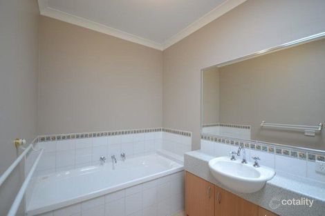 Property photo of 5 Horsham Drive Cranbourne East VIC 3977
