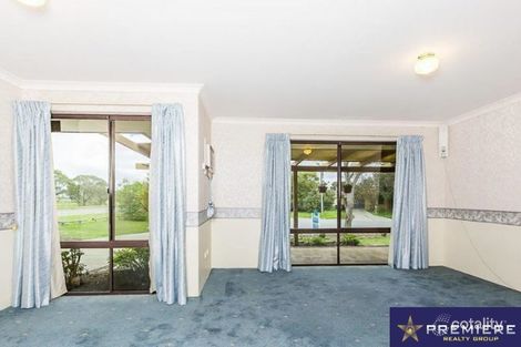 Property photo of 6 Ringtail Place Brookdale WA 6112