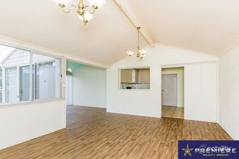 Property photo of 6 Ringtail Place Brookdale WA 6112