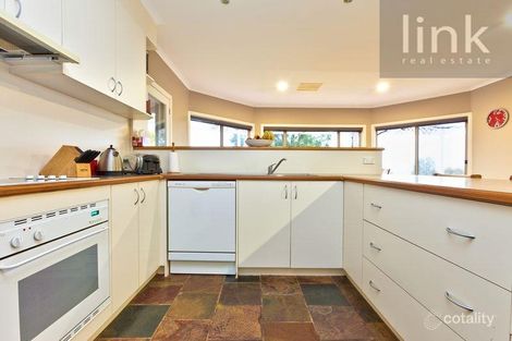 Property photo of 30 Bowna Park Drive Table Top NSW 2640