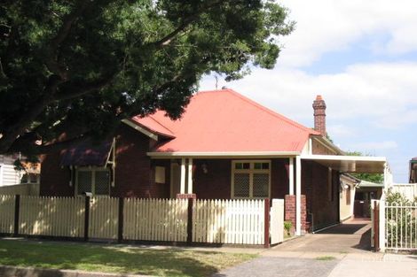 16 Kitchener Pde, Mayfield East, NSW 2304