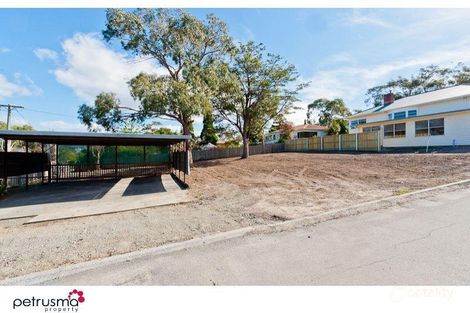 113 Derwent Ave, Lindisfarne, TAS 7015