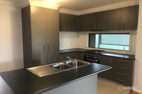 Property photo of 27 McMeeken Way Epsom VIC 3551