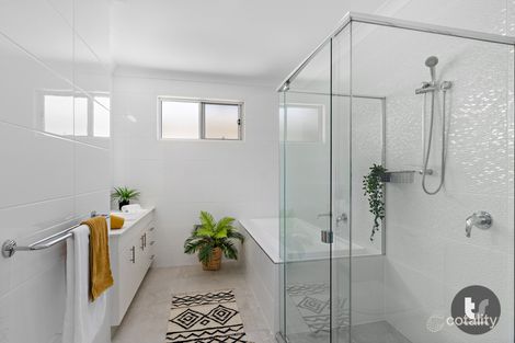 Property photo of 2/18 Bainbridge Street Ormiston QLD 4160
