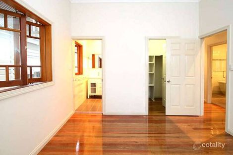 Property photo of 34 Macrossan Avenue Norman Park QLD 4170
