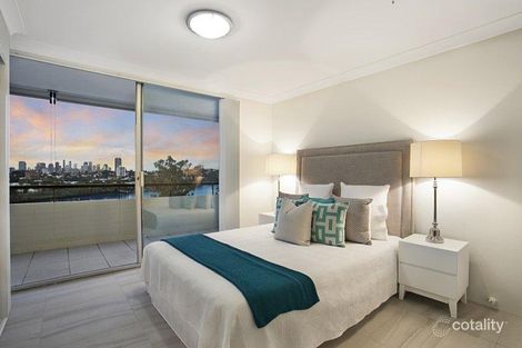 Property photo of 32/36 Jerdanefield Road St Lucia QLD 4067