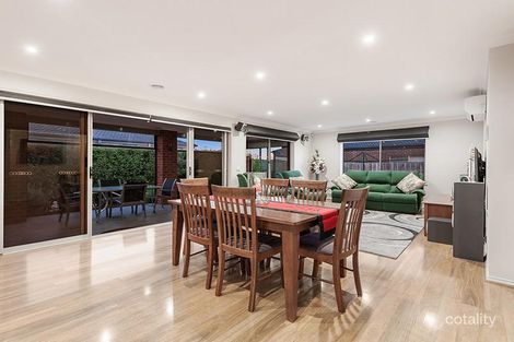 Property photo of 31 Healesville Loop Craigieburn VIC 3064